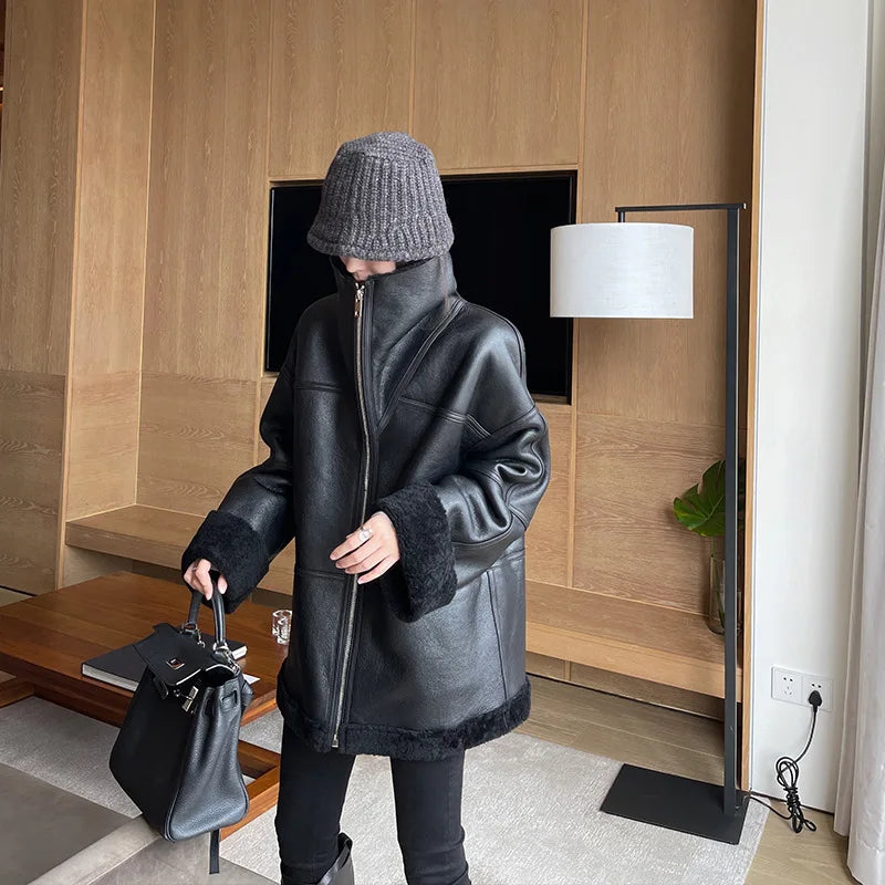 2025 Autumn Winter Fur Integrated Lamb Wool Coat Women's European And American Street Temperament Fashion Locomotive Fur Coat