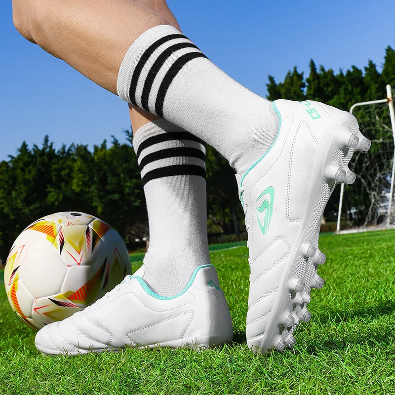 New Men Football Boots Outdoor Soccer Shoes TF FG Grass Cleats Comfortable Training Shoes Match Futsal Breathable Sport Indoor