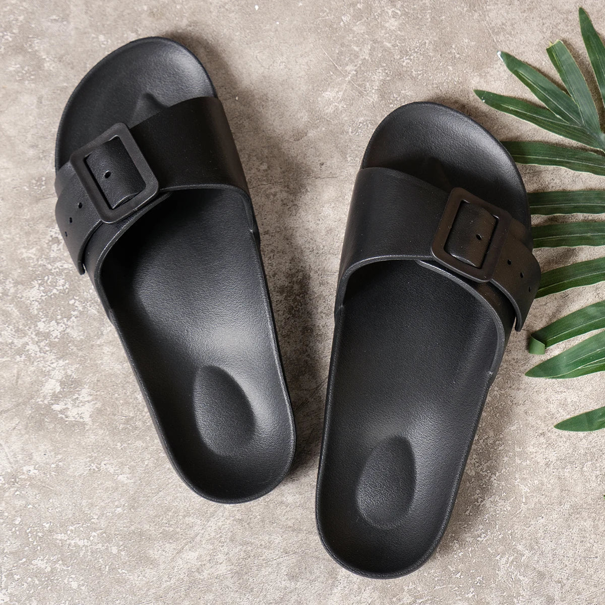 Women's Fashion Slippers Waterproof Non-Slip Soft Sole Wear-Resistant Home Outdoor Slip-On Comfortable Slippers