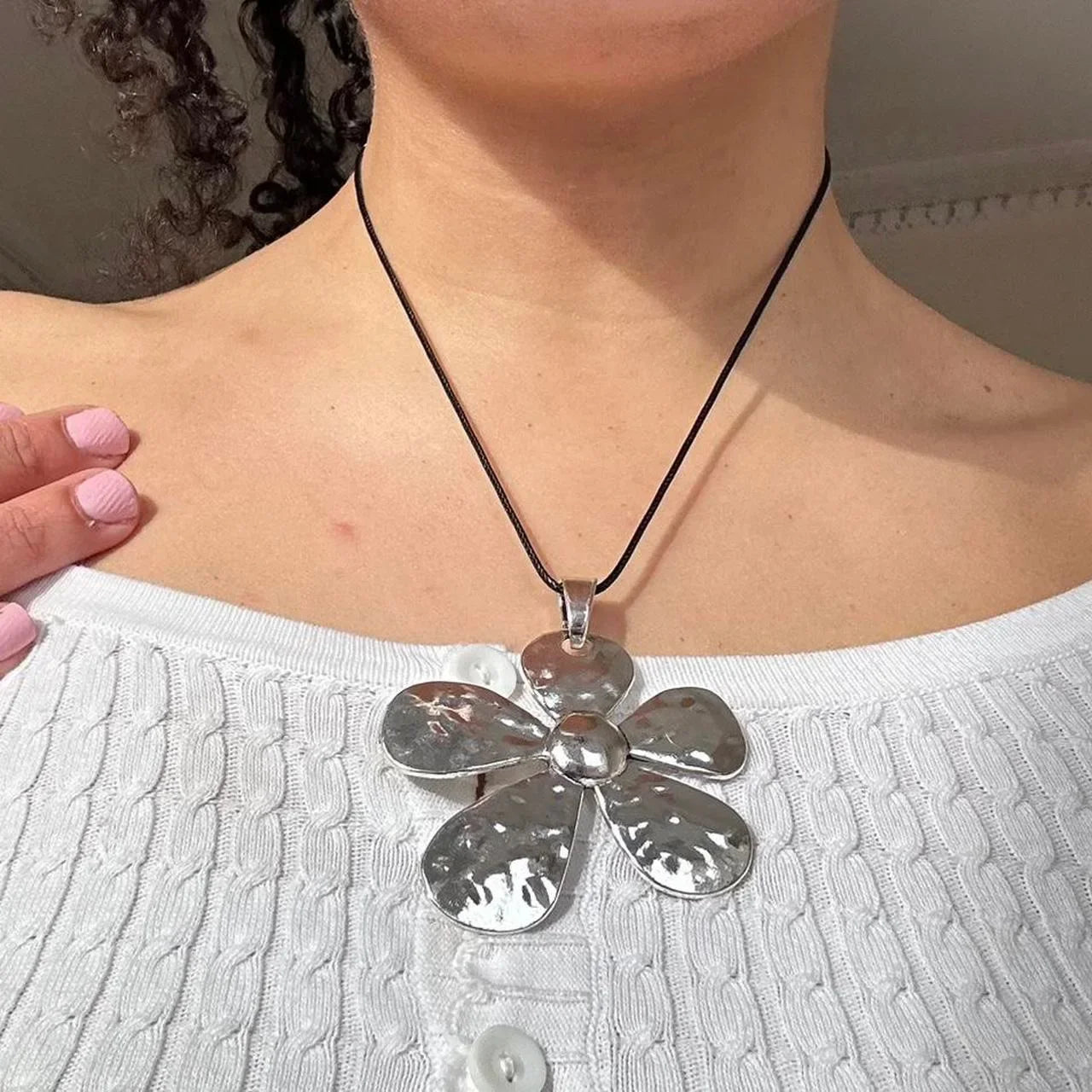 European and American New Exaggerated Irregular Flower Necklace Retro Simple Pendant Collar Chain