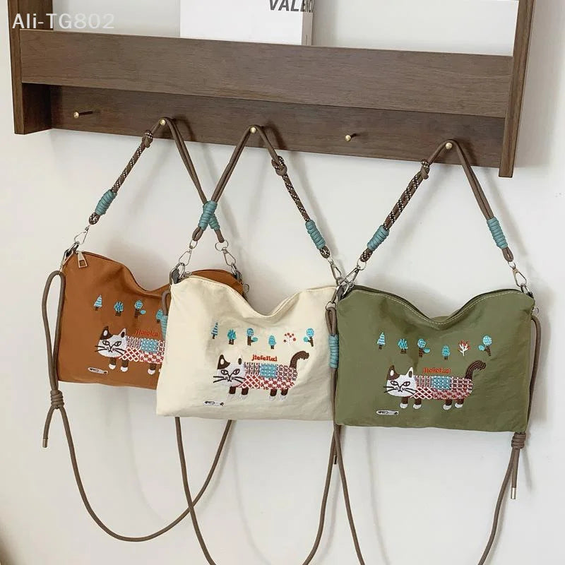 Ladies Tote Bag Lazy Ins Wind Japanese Embroidery Fashion Joker Large-capacity Durable Shoulder Bag Commuter Messenger Bag