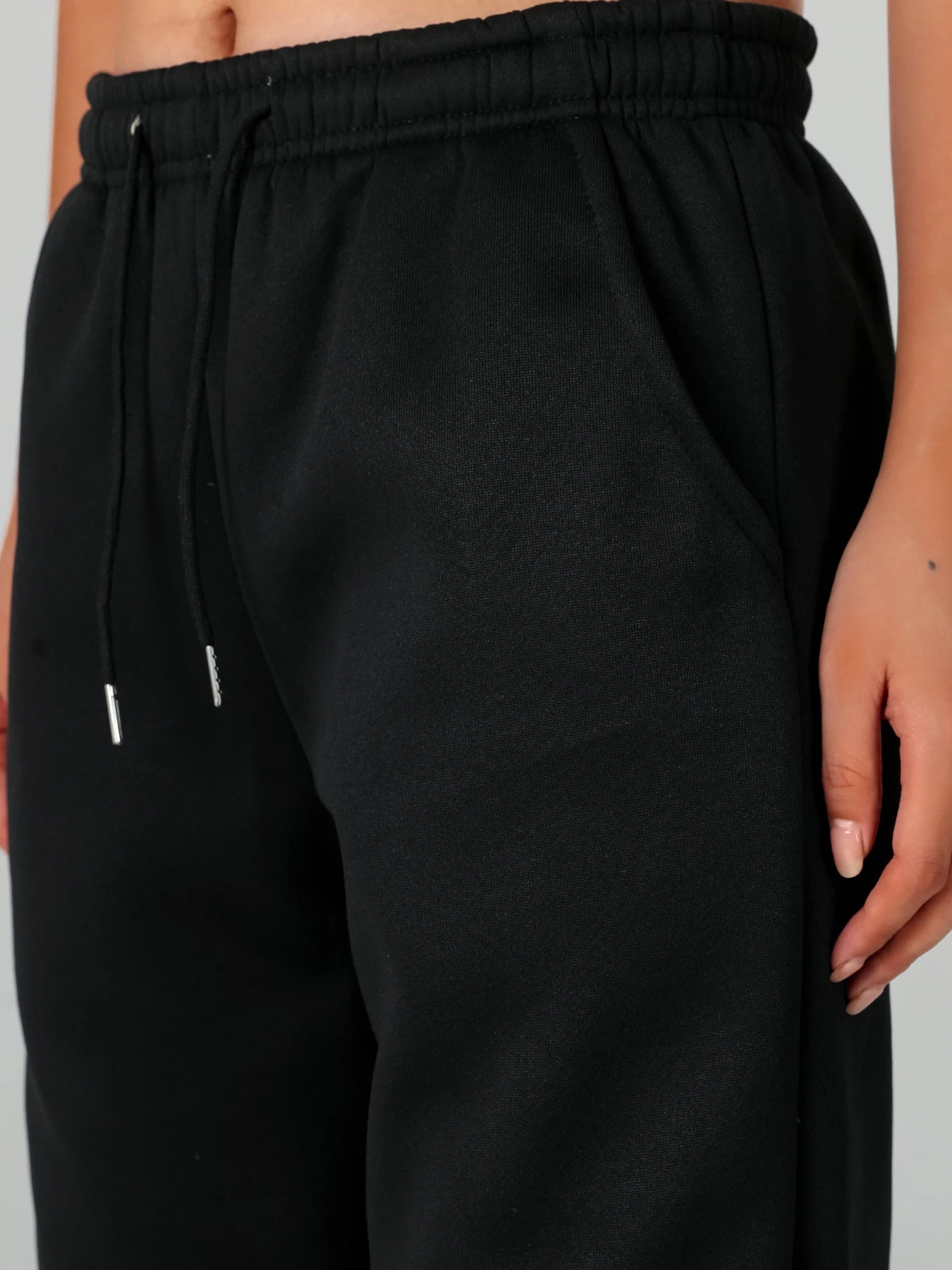 One pair of women's long pants for autumn and winter, thickened with fleece, warm solid color casual sportswear, with pockets