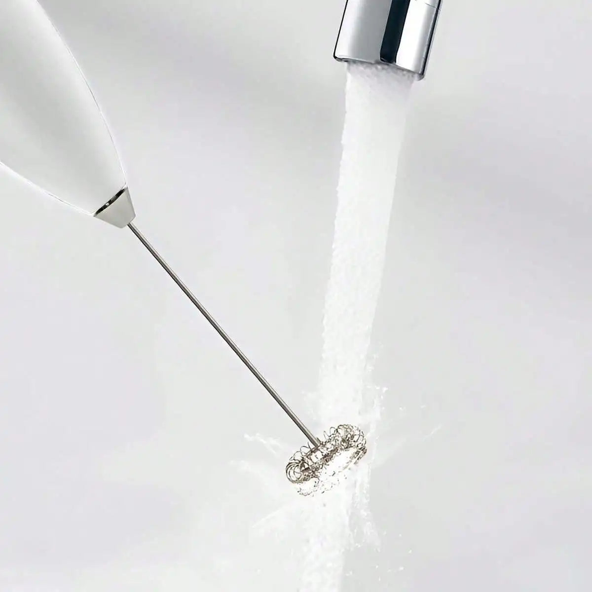 Hand blender Electric whisk blender  and milk frother for coffee, milk, oatmeal, and eggs. Saves time and effort