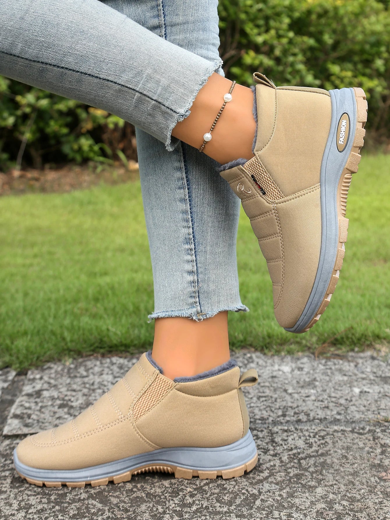 Women's Shoes, Women's Sports Shoes, Fleece and Thickened Boots, Lightweight Soft-Soled Women's Snow Boots