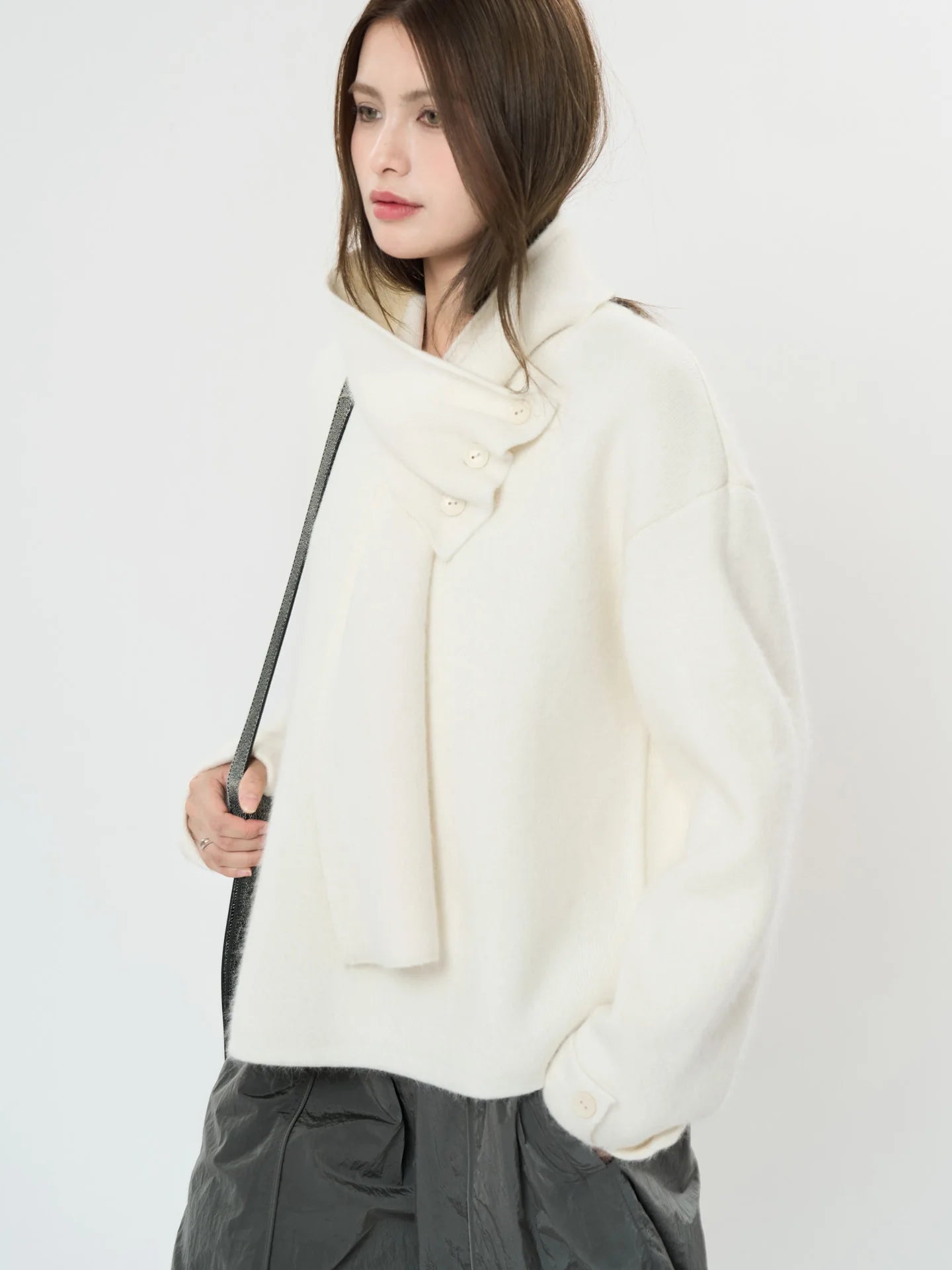 Winter wool sweater women's casual solid color round neck long sleeved scarf decoration loose sweater