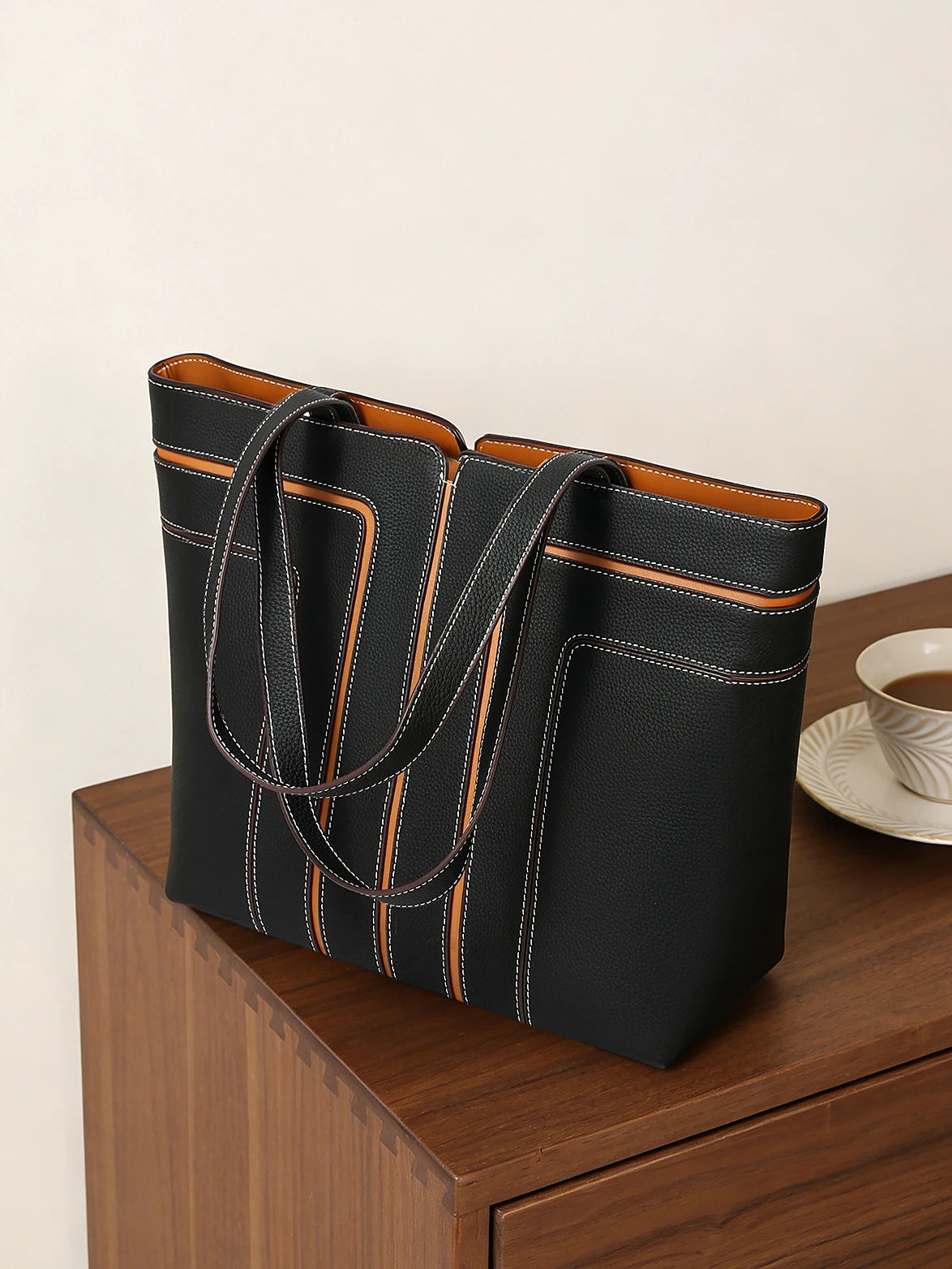 Genuine Leather Shoulder Bag, Niche Design, Popular Online Bag, Large Capacity Commuter Tote Bag, Versatile for Daily Outings