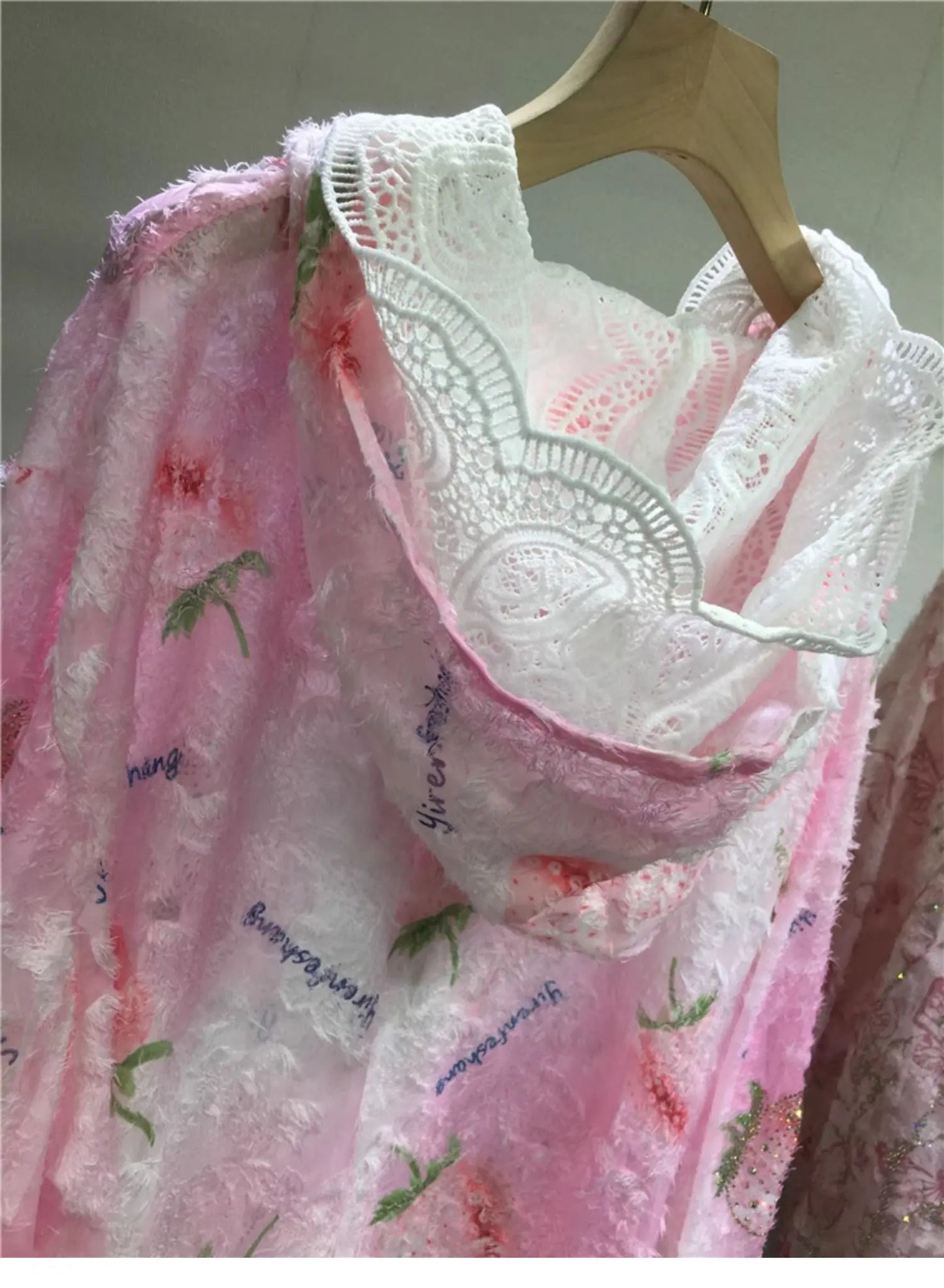 Women Hot Drilling Diamonds Beaded Sunscreen Hoodies Shirts Coat Strawberry Butterfly Lace Spliced Blouses Zipper Cardigan Tops
