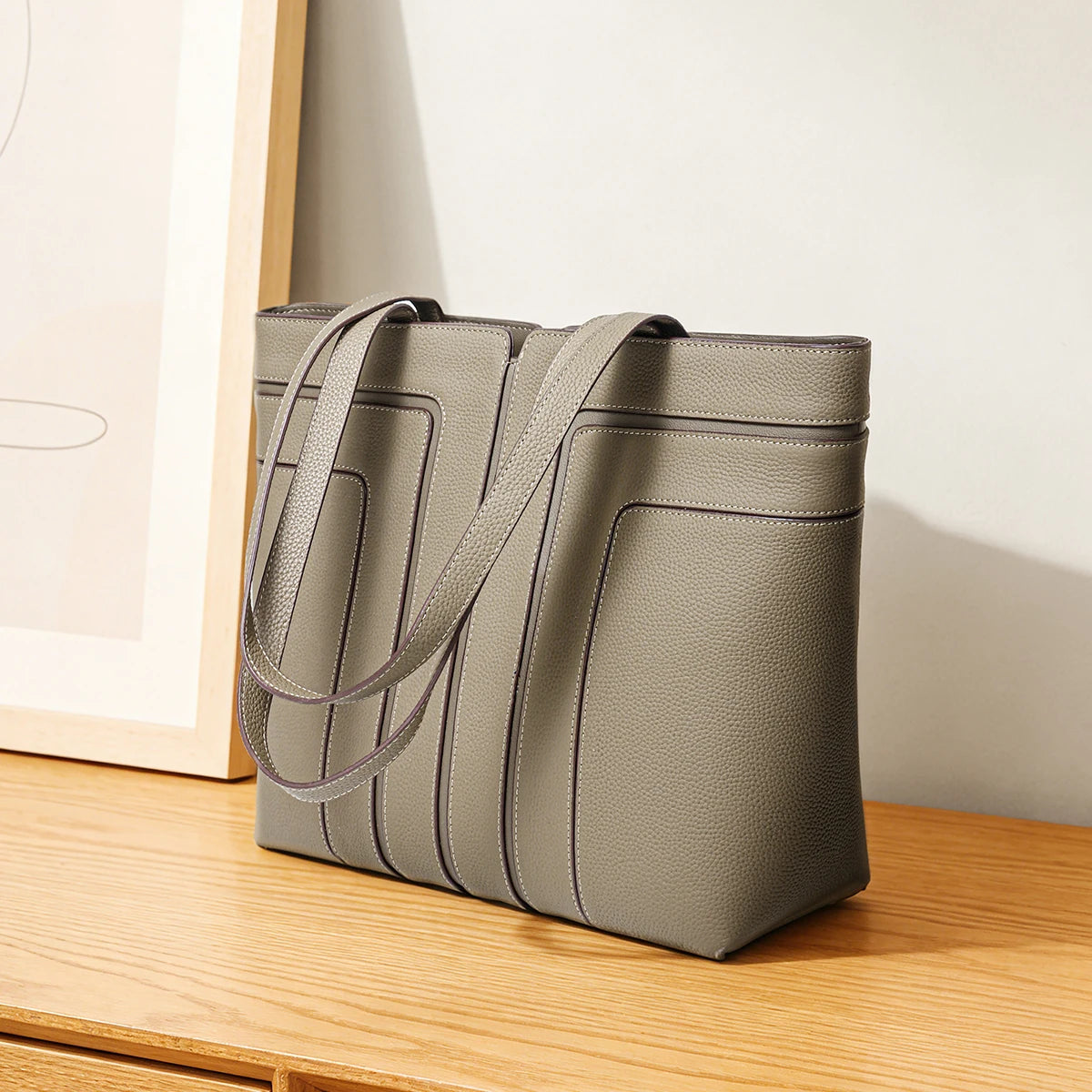 Genuine Leather Shoulder Bag, Niche Design, Popular Online Bag, Large Capacity Commuter Tote Bag, Versatile for Daily Outings