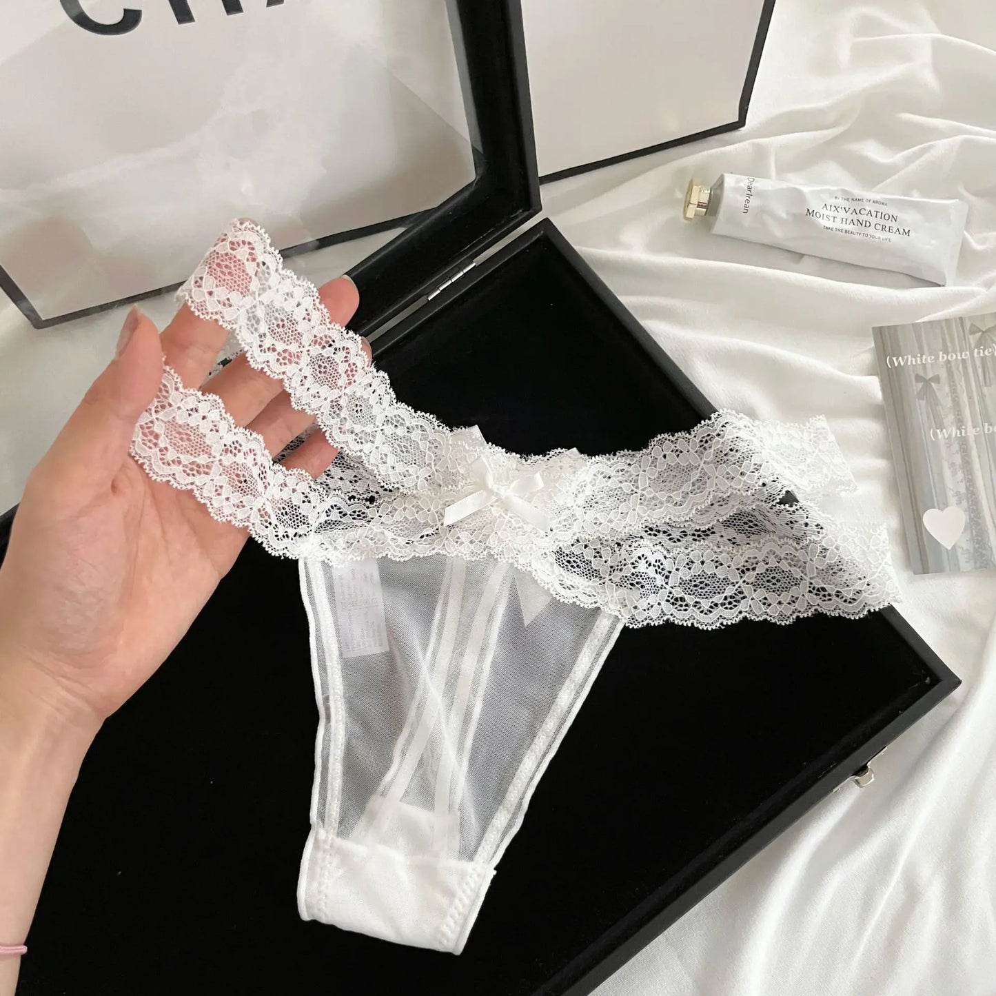 Thongs Woman Sexy Female Lingerie Women's Panties Women's Lace Thong Low Waist G-String Mesh Bow Detail Breathable Ladies Briefs