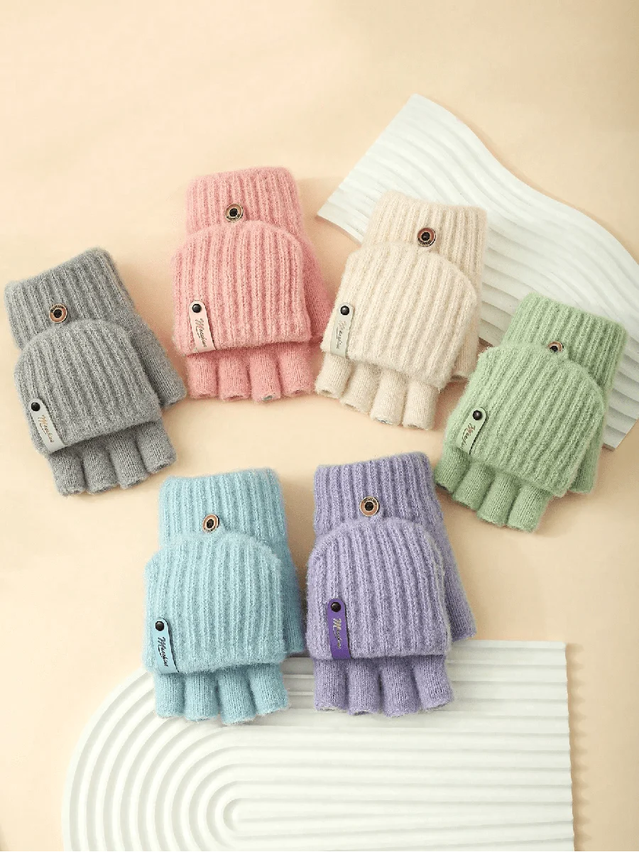 6 pairs of gloves for children keep warm and cold in winter, suitable for children aged 8-14.