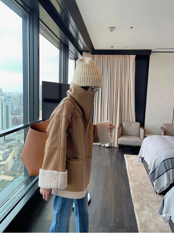 2025 Autumn Winter Fur Integrated Lamb Wool Coat Women's European And American Street Temperament Fashion Locomotive Fur Coat