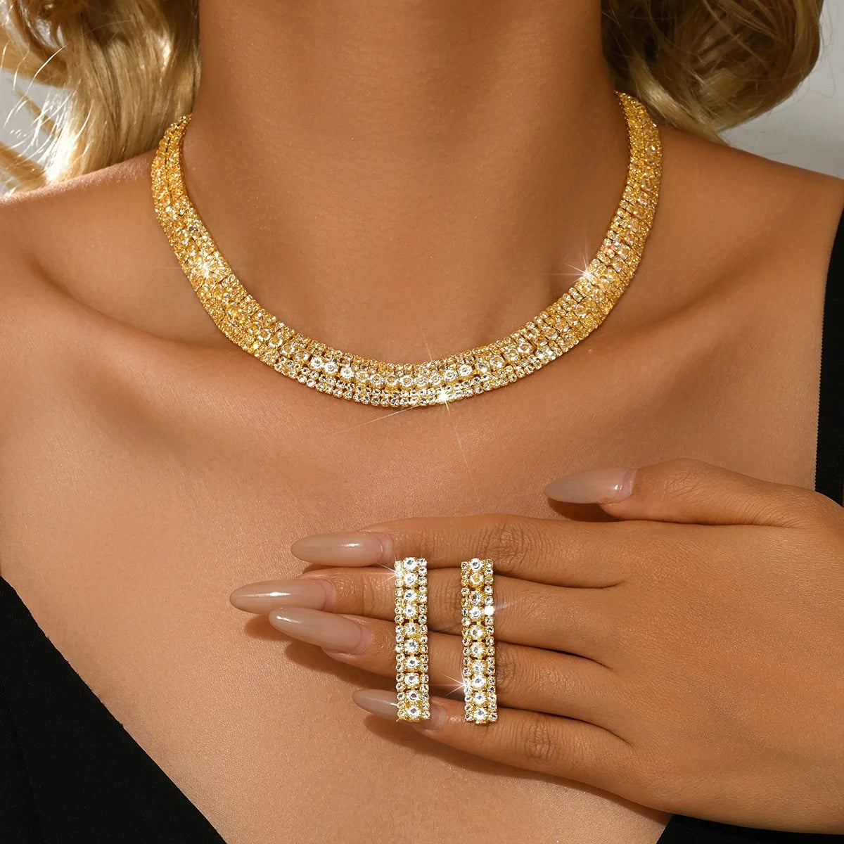 Stylish and Elegant Women's Super Sparkling Necklace and Earrings Jewelry Set, Simple and Luxurious Bridal Wedding Necklace and