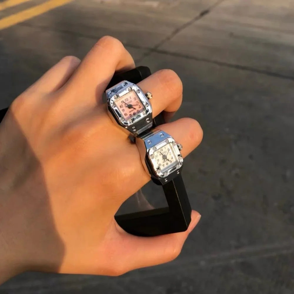 Watch Ring Assorted Niche Couple Finger Watch Mini Clock Retro Creative Electric Mens Girls Items Glass Boho Luxury