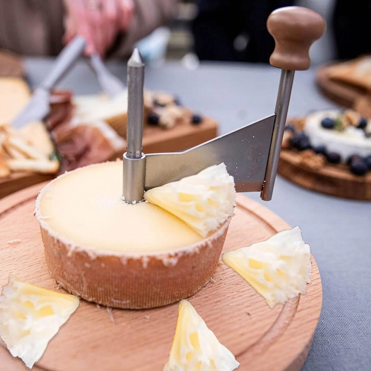 Cheese Cheese Cutting Wooden Rotary Shaver Manual Kitchen Baking Chocolate Chip Scraper Flower Cutter Cheese Shredder