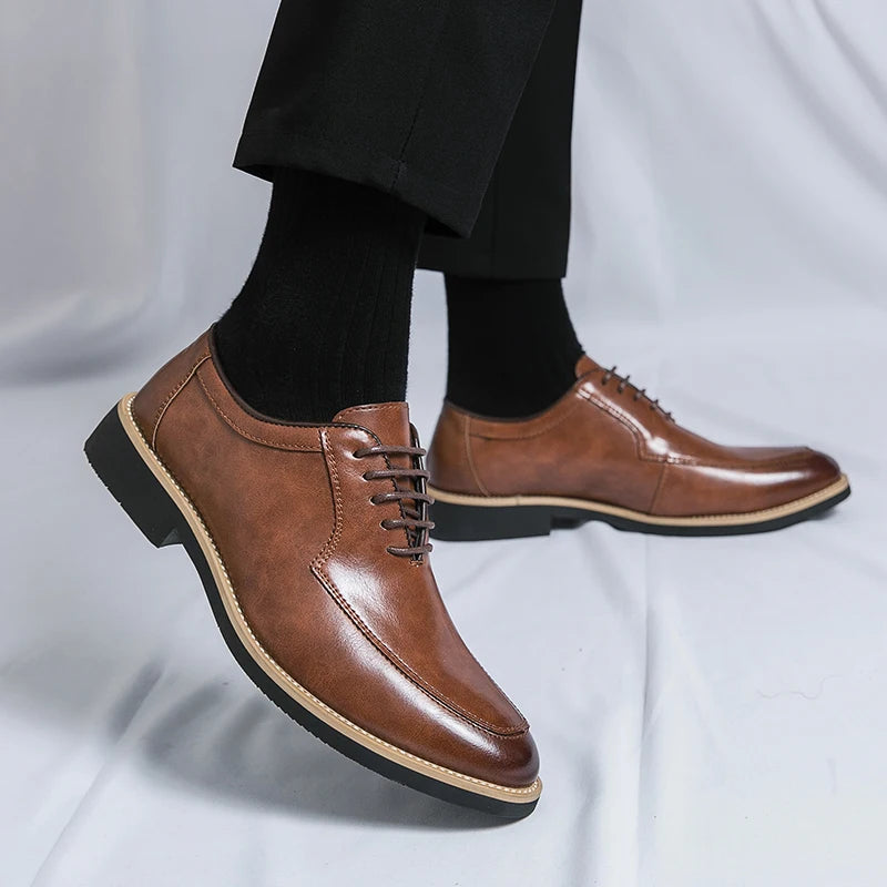 High End Brand Men's Party Formal Shoes Lace Up Pointed Men's Glossy Leather Shoes Classic Elegant Business Shoes Free Delivery