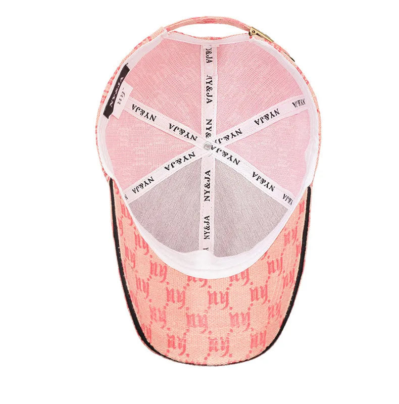 Elegant and Trendy White Baseball Cap: A Blend of Style and Versatility