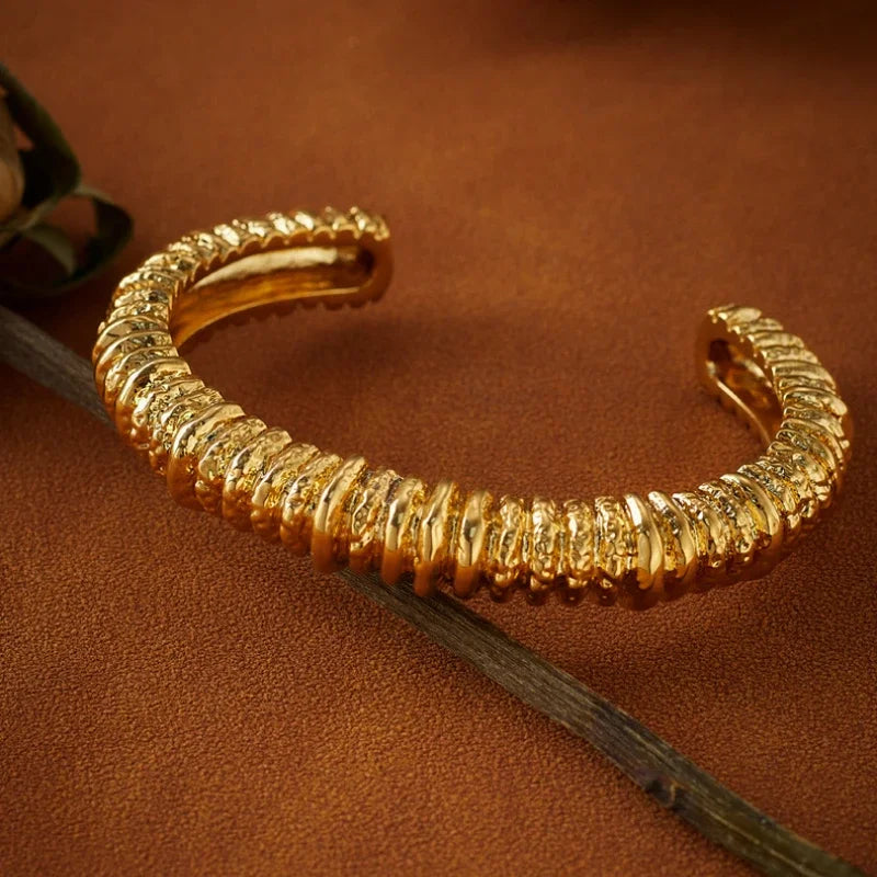 Modern Jewelry Luxury Temperament Open Metallic Bracelets For Women Party Gifts European and American Design Accessories