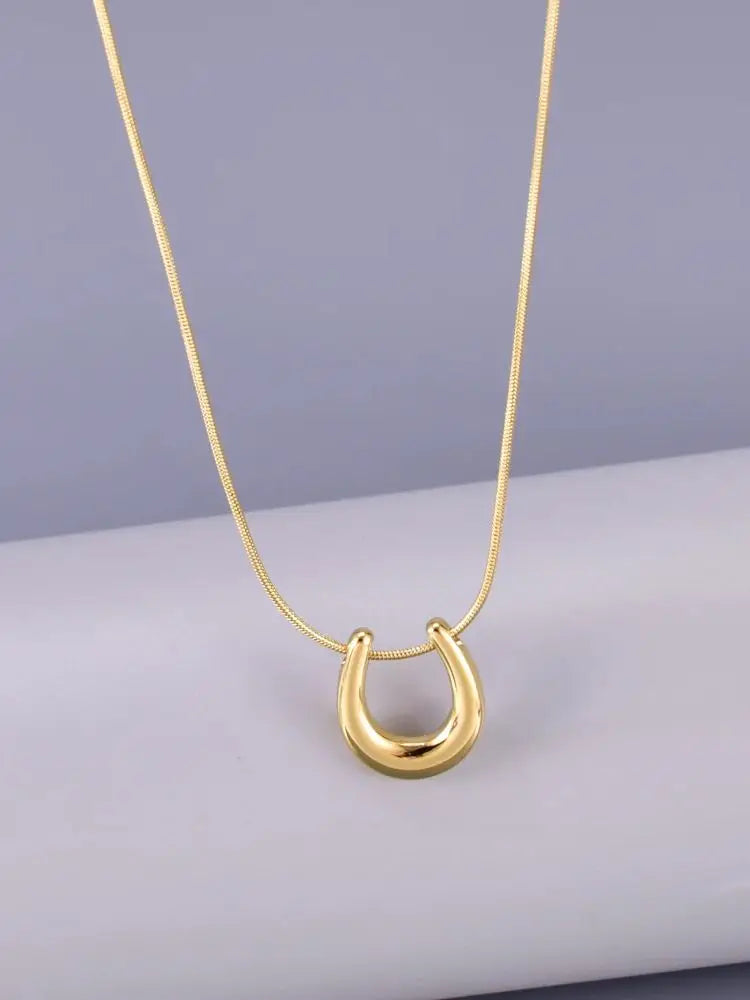 L147 European and American fashionable stainless steel geometric U-shaped necklace, women's design sense collarbone chain