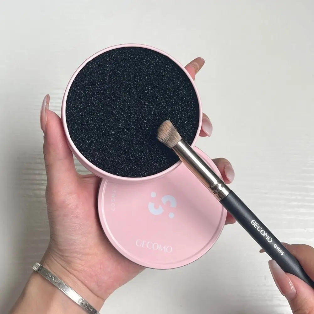 Portable Makeup Brush Cleaner Soft Lightweight Makeup Brush Cleaning Box Dry Cleaning Durable Make Up Brush Cleaning Tool Girl