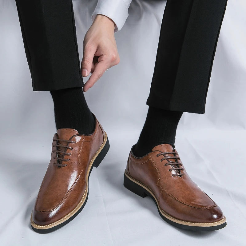 High End Brand Men's Party Formal Shoes Lace Up Pointed Men's Glossy Leather Shoes Classic Elegant Business Shoes Free Delivery