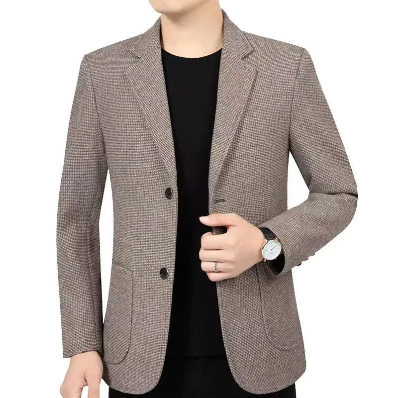 Men's woolen suit spring and autumn jacket is fashionable, cool and versatile. It is a solid-color checkered flat lapel short to