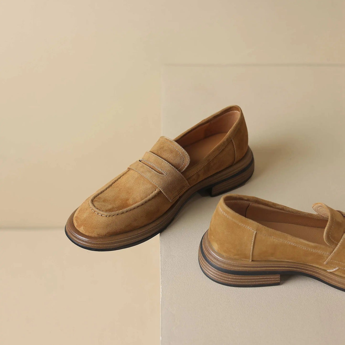 Krazing Pot Sheep Suede Size 34-41 Round Toe Med Heels Retro Mature Loafers Slip On Casual Spring Shoes Dating Brand Women Pumps