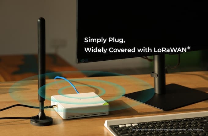 Seeed Studio SenseCAP T1000 B Tracker T1000-B LoRaWAN GPS GNSS WiFi Bluetooth Location Tracking for Indoor Outdoor Positioning
